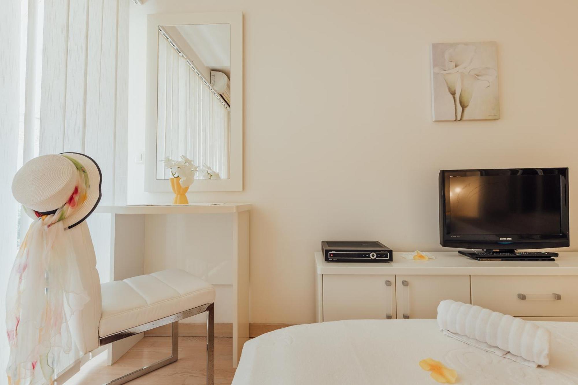 Apartments Porobic Herceg Novi Buitenkant foto