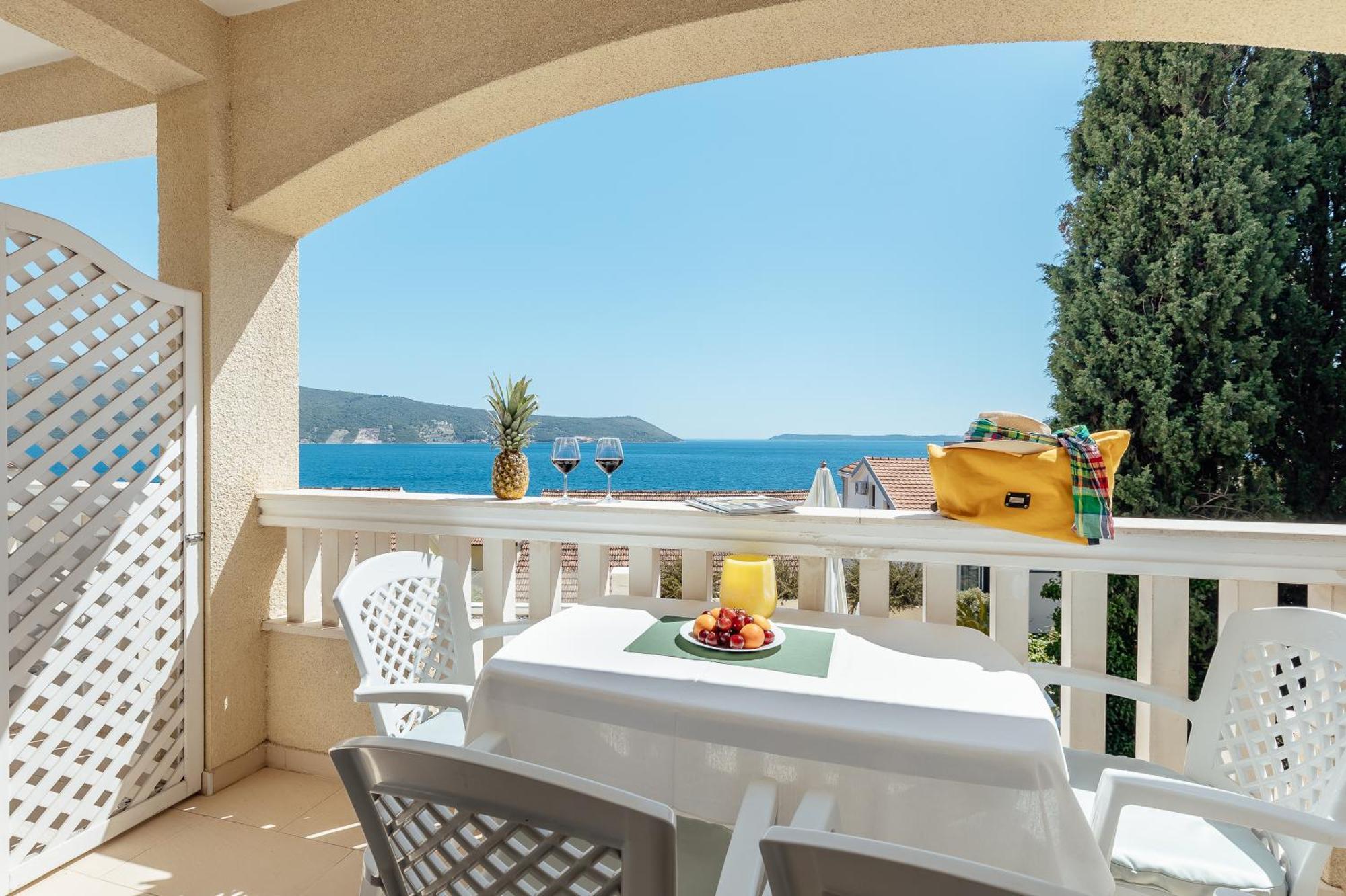 Apartments Porobic Herceg Novi Buitenkant foto